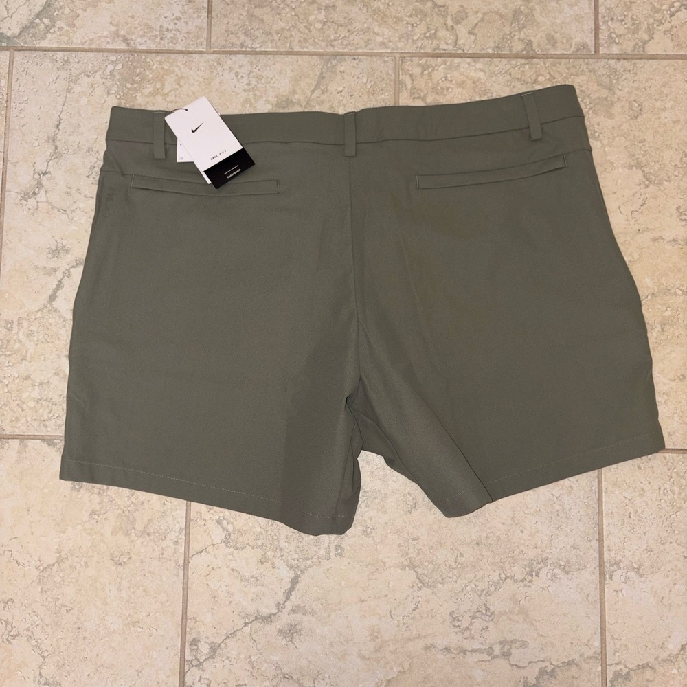 Nike 24.7 Perfect Stretch 6" Premium Golf Shorts Mens Size 42 Dri-FIT HQ6933 $95